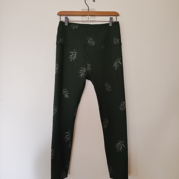 BEYOND YOGA LEGGING FLORAL/GREEN SIZE LARGE ACTIVEWEAR - Picture 1 of 5